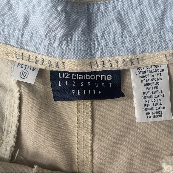 Vintage 90s LizSport High Waisted Mom Shorts Tan Chino Pleated Front | 27" Waist - Picture 8 of 8